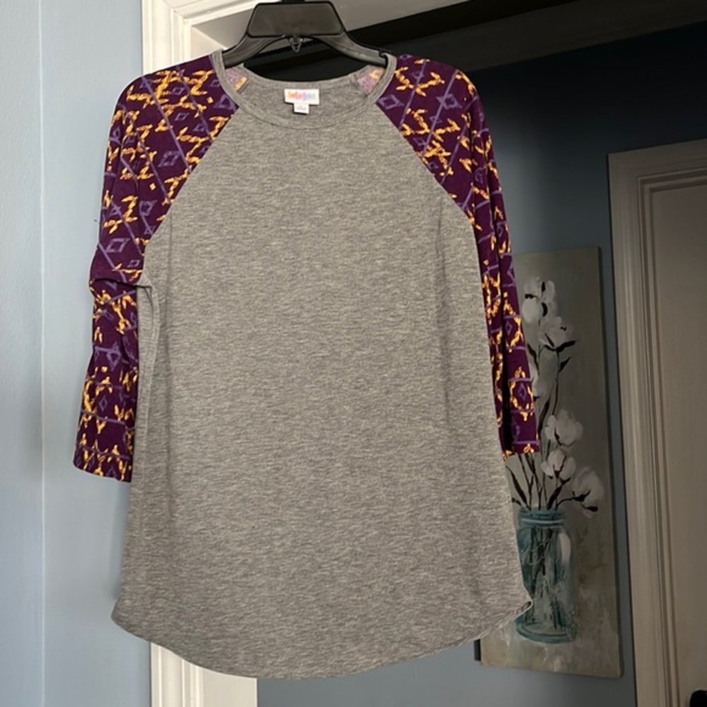 *LSU FANS* LuLaRoe Randy Style Baseball Tee, Large